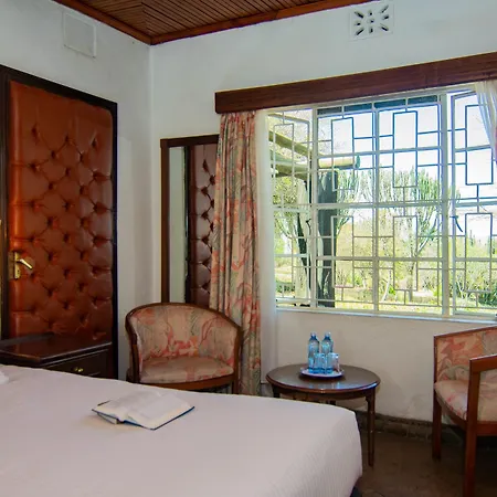 Jacaranda Lake Elementaita Lodge Gilgil Exterior photo