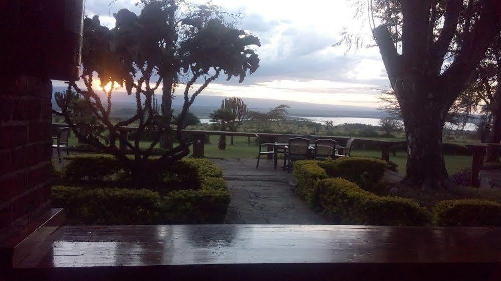 Jacaranda Elementaita Lodge *
